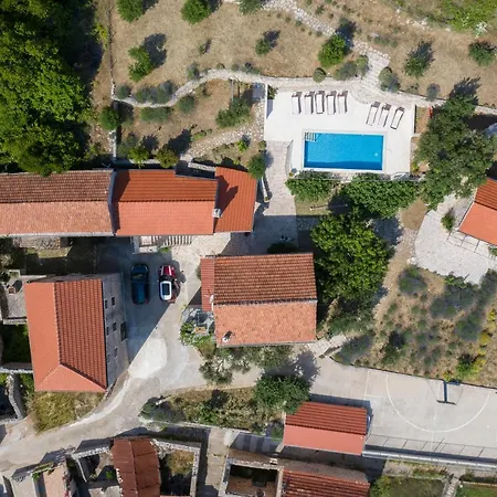 Villa Stone Marjan *