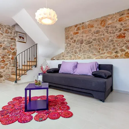 فيلة Stone Marjan Pitve