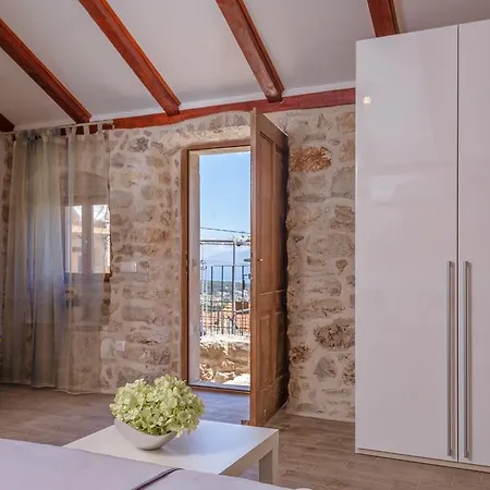 Villa Stone Marjan