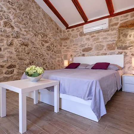 Villa Stone Marjan *