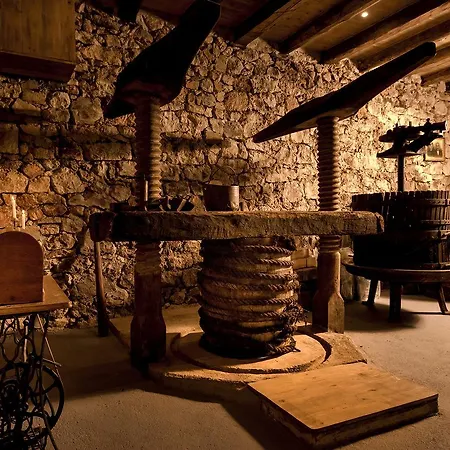 فيلة Stone Marjan Pitve