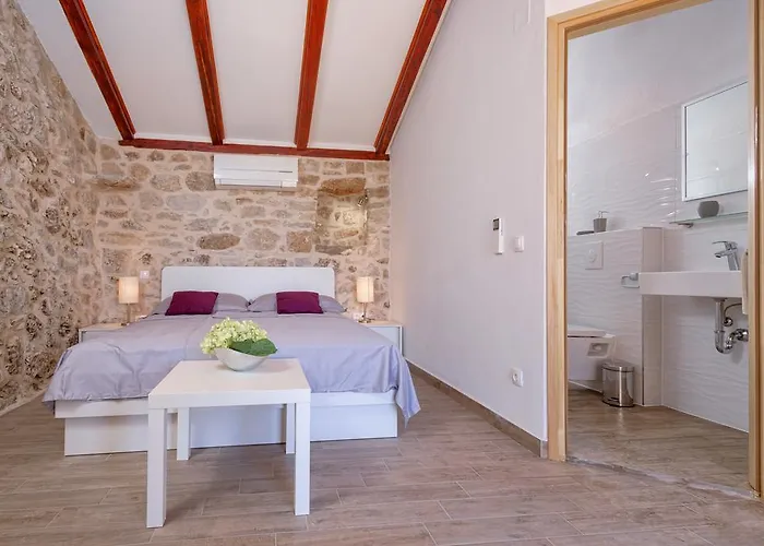 Villa Stone Marjan *