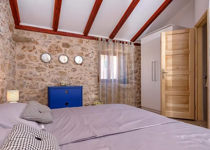 Villa Stone Marjan *