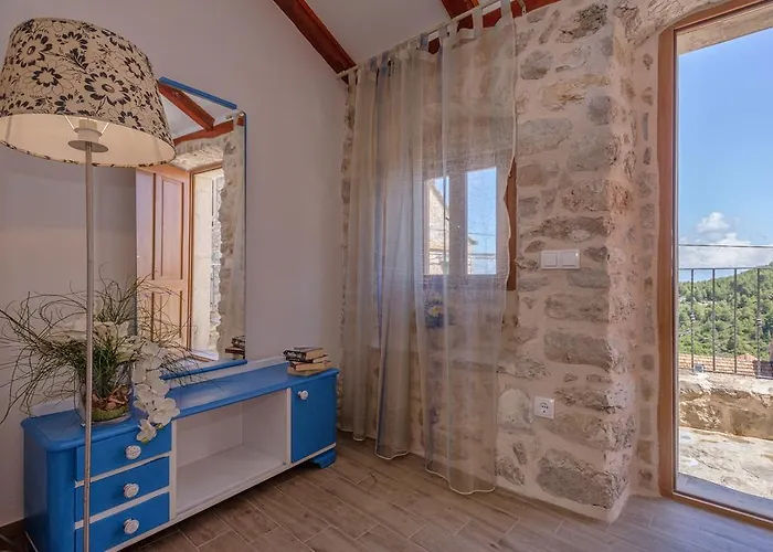 Villa Stone Marjan *