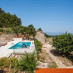 Villa Stone Marjan *