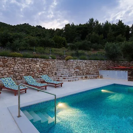 빌라 Stone Marjan Pitve